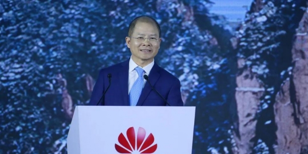 阿斯麦CEO称没有理由不为中国客户提供服务；华为Mate70有望带着纯血鸿蒙上市；一汽将推出红旗品牌高端手机