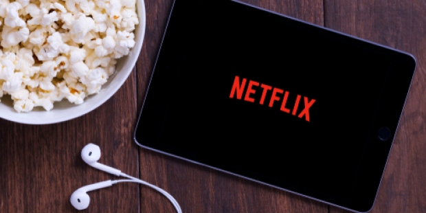 Netflix发《流浪地球》英文版预告 4月30日海外播出